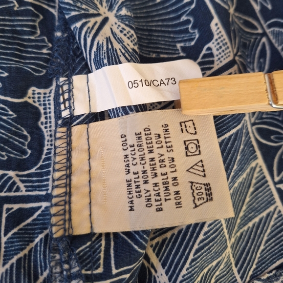 Cooke Street Honolulu Hawaiian Reverse Shirt Mens SIZE M Tropical Fruits/Flowers - Picture 4 of 10